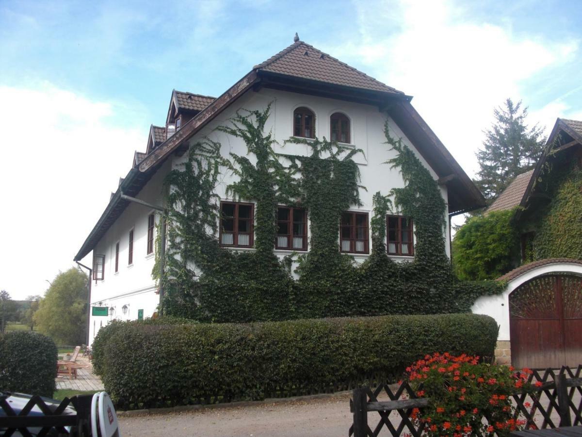 Hotel Bucicky Mlyn à Rozdalovice Extérieur photo